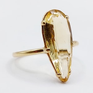French art deco cocktail ring 18k gold set with a 3.24 carat pear shaped citrine (circa 1940)