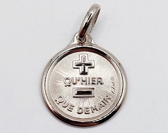 French Augis love charm 18k white gold &quot;+ qu&#39;hier - que demain&quot; L&#39;Originale Mini - charm pendant love medal token