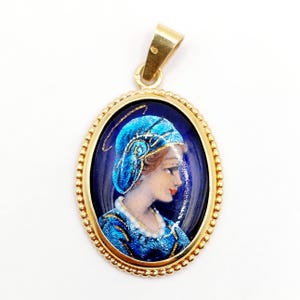 French art nouveau pendant 18k gold set with an enamelled plate representing a young girl (circa 1970)