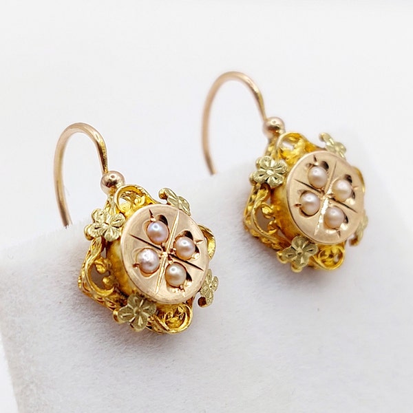 French antique sleepers 18k gold set with pearls in a finely chiseled setting with flower decorations (circa 1900) lever back earrings
