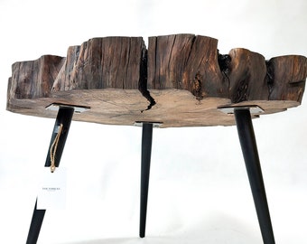 THE FOREST Art & Woodworking Studio présente : une table basse en charme « Natural Elegance » (numéro de série 0101)