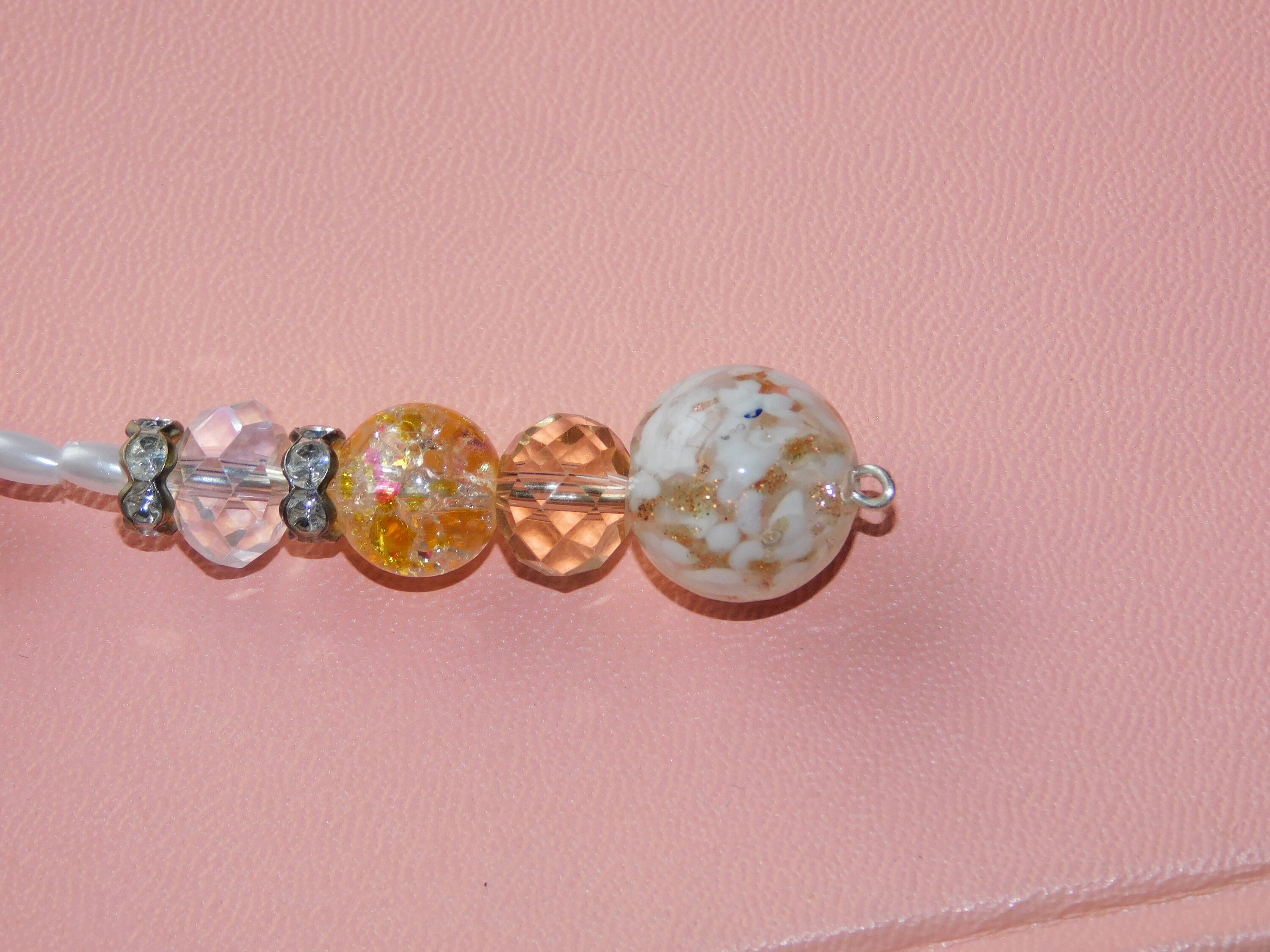 mellow yellow postiche