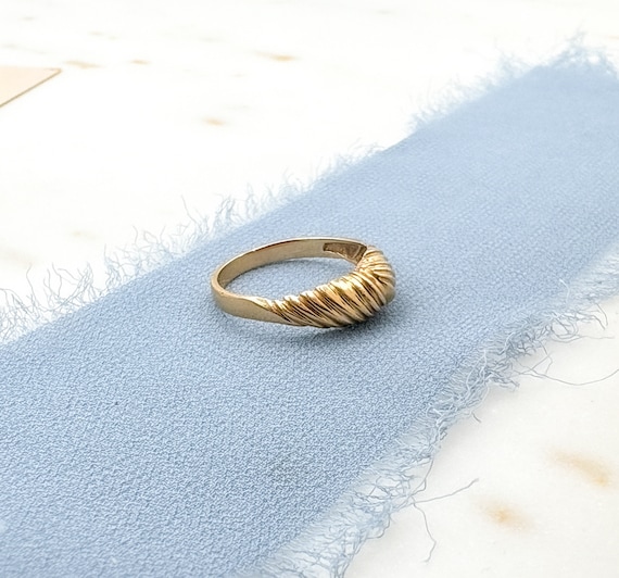 Vintage 14K Gold Croissant Ring Graduated Shrimp … - image 4