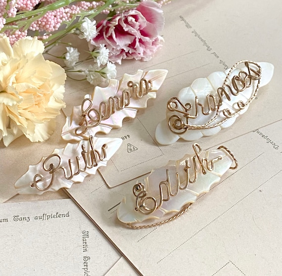 VINTAGE name brooch, souvenir monogram brooth with ca… Gem