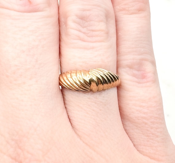 Vintage 14K Gold Croissant Ring Graduated Shrimp … - image 2