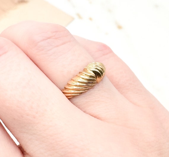 Vintage 14K Gold Croissant Ring Graduated Shrimp … - image 5