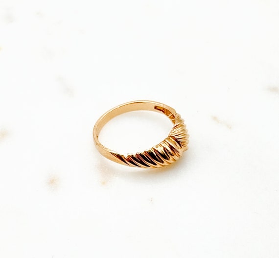 Vintage 14K Gold Croissant Ring Graduated Shrimp … - image 7