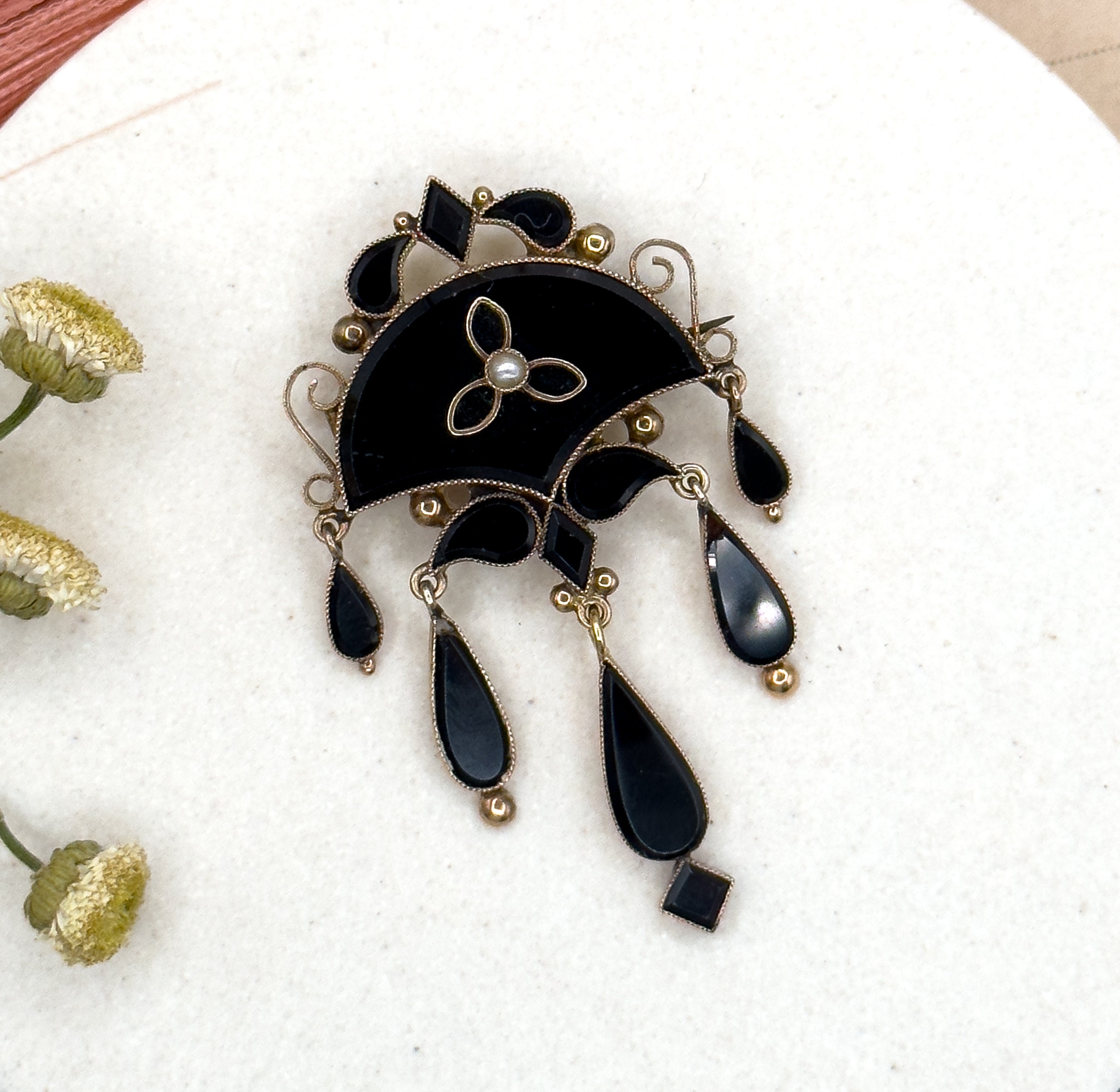MORELLATO 2904 １POINT GOLD ONYX ALMOND MOTIFS NECKRACE Tarnish Resistant 14k Gold Plated Mixed Link Toggle Necklace