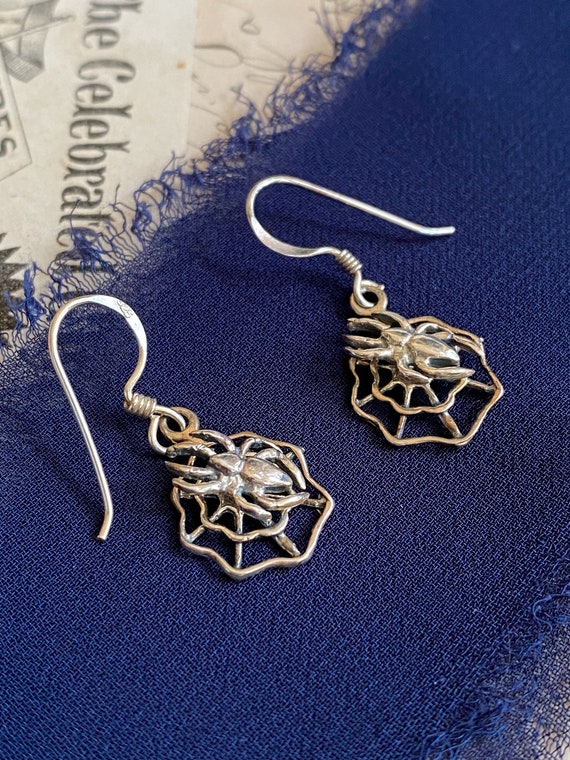 Vintage Silver spider web earrings cute tiny spide