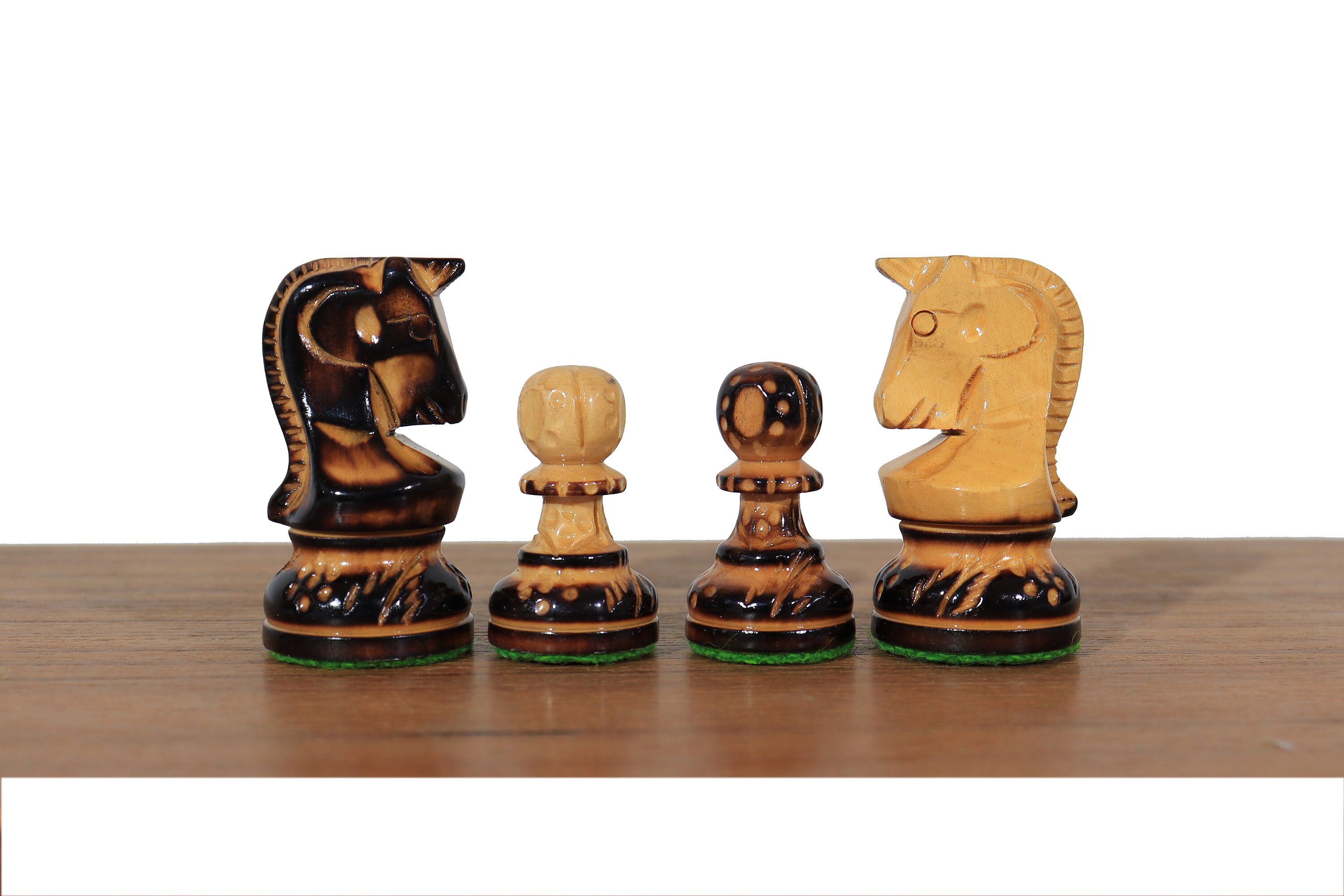 Figure degli scacchi Elvis Ebony da 4,25 pollici - Chess Planet Figure degli scacchi Elvis Ebony da 4,25 pollici - Chess Planet