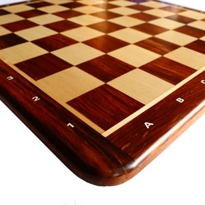 16 ", 17 ", 19 ", 21 ""Hand geschnitztes hölzernes gewichtetes Schachbrett - Rosenholz & Ahornholz mit algebraischer Notation - Schachsammler und -liebhaber."