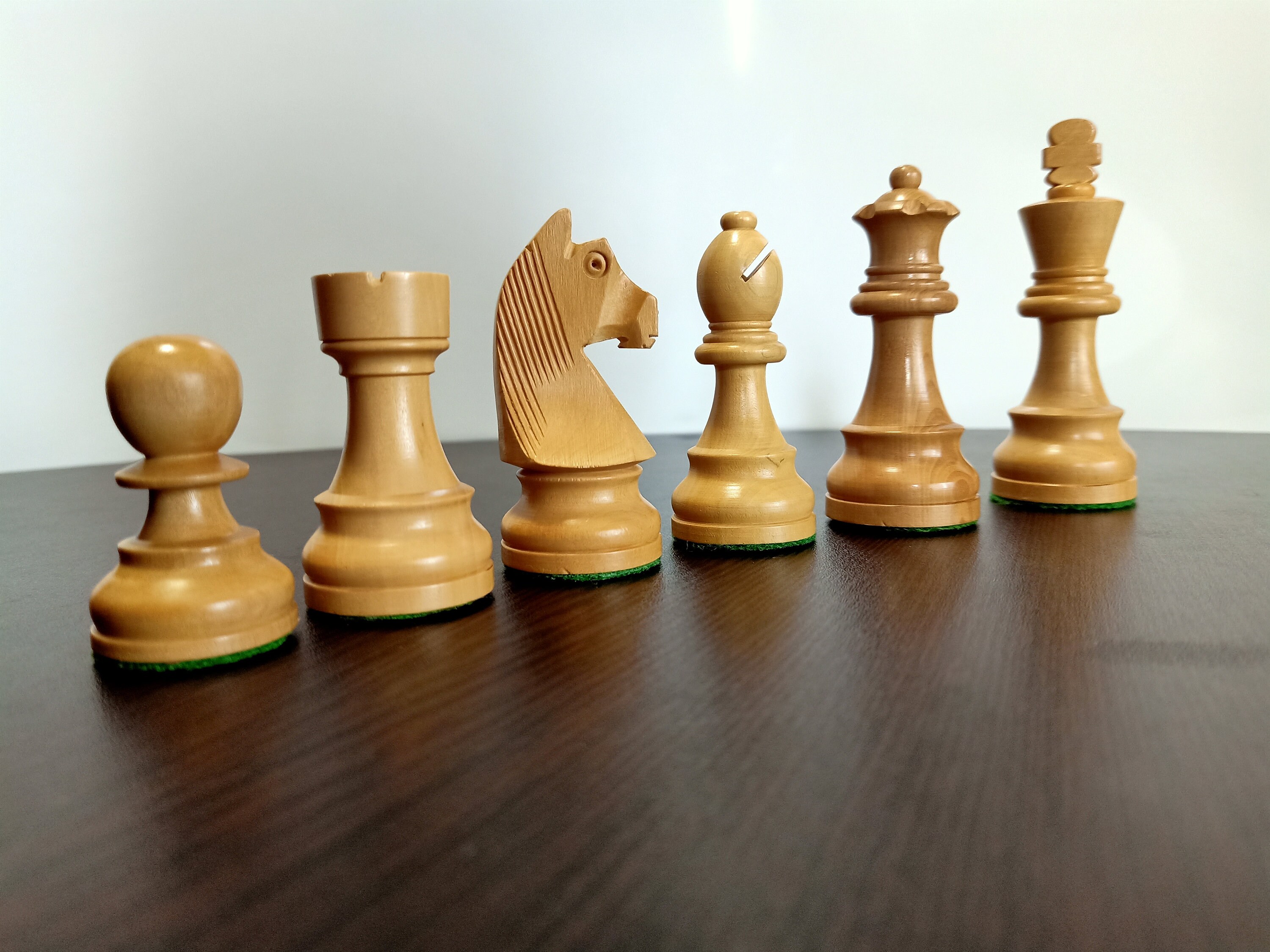 Brown Wooden German Knight Chess Pieces, Packaging Type: Export Packing
