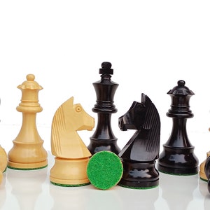 Deutscher Ritter (Down Head) Gewichtetes Schachfiguren-Set aus Holz - 2 zusätzliche Damen-Schachfiguren der Staunton-Serie in ebonisiertem Buchsbaum | Weihnachts-Special