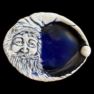Vintage Flat Earth Pottery Father Christmas plate - 1991