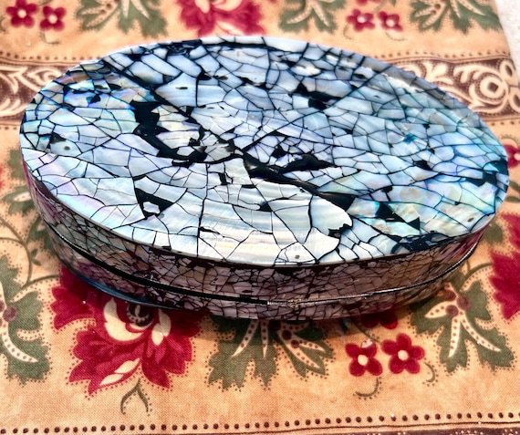 Unique abalone shell hinged and velvet lined trin… - image 3