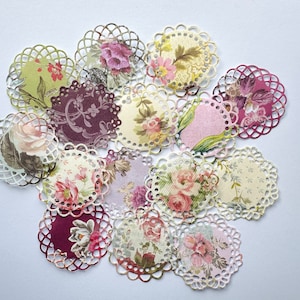 Centrini fustellati / Centrini artigianali set da 15 pezzi misura 4,5 cm / Centrini per carta da parati / Centrini effetto tessuto /