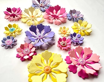 Flores recortadas: enfeites florais em cartolina pastel
