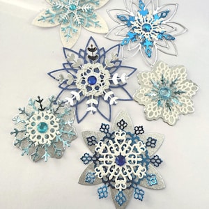 Die cut snowflakes | Die cut winter flowers | Die cut Christmas flowers | Christmas card kit | Die cut flowers