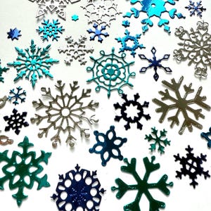Die cut snowflakes | Lacy snowflakes | Snowflake card kit | Christmas die cuts | Christmas card kit