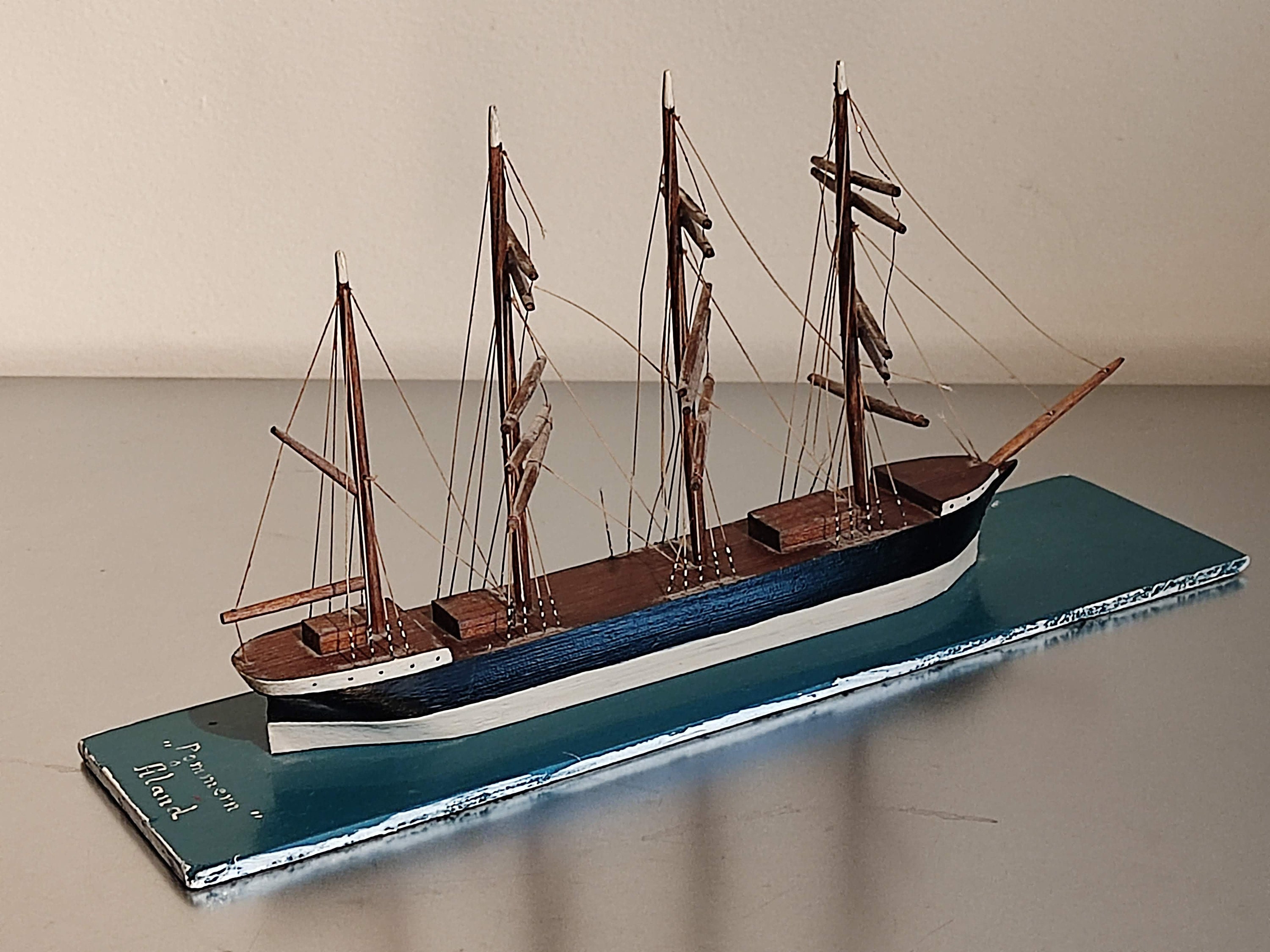 有名な穀物船「ポンメルン」（1903年）の手作り模型。商船、貨物船、4
