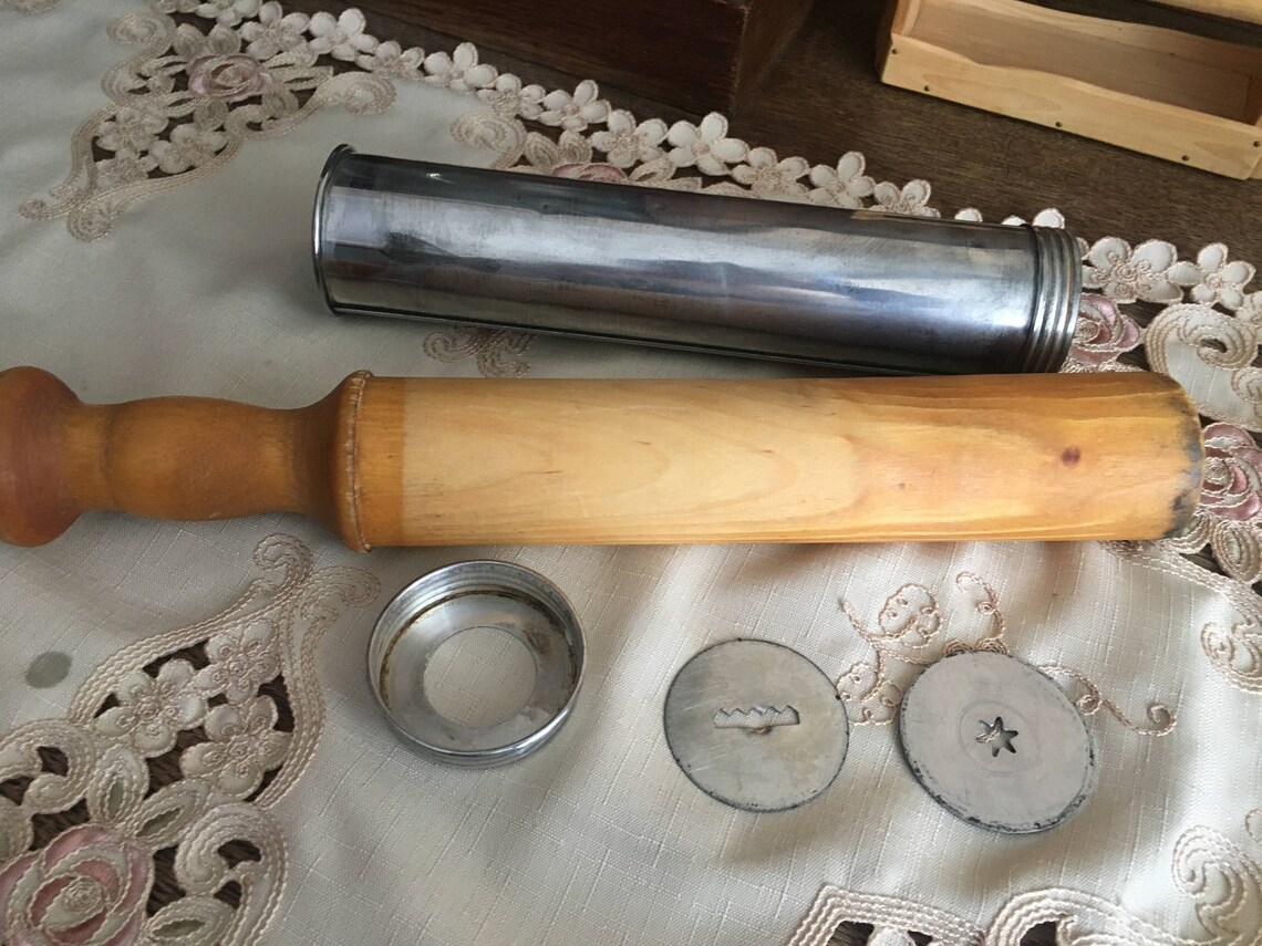 Antique wooden cookie press Clearance