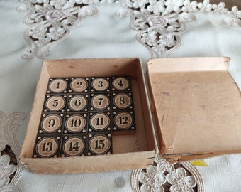 Vintage Fifteen Puzzle Game Wooden Numbers Gioco da tavolo con Box Travel Game Gioco di numeri Logic Rompicapo, puzzle di legno, giocattolo di legno 1920ss
