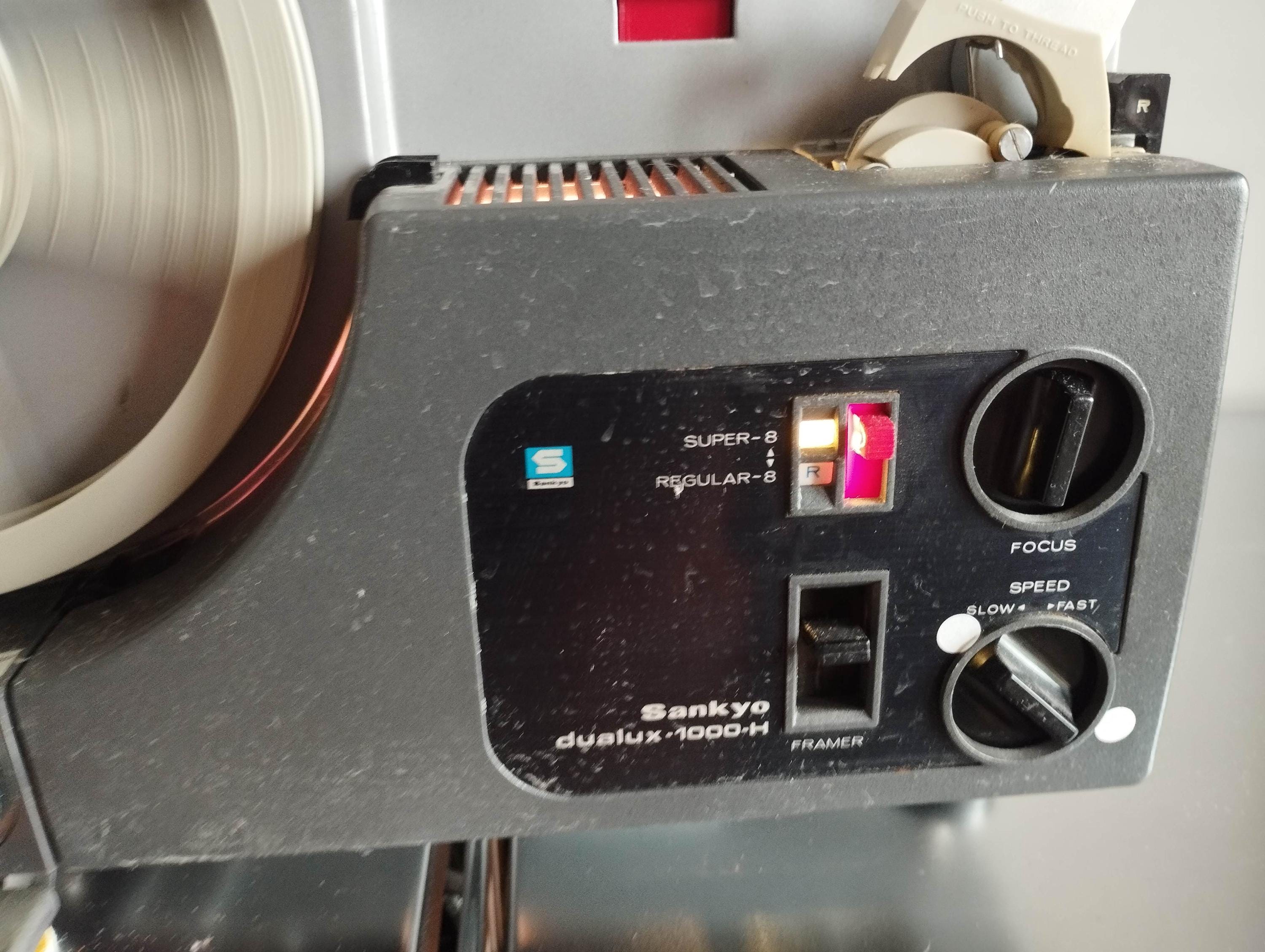 PROJECTEUR 8 / Super 8 SANKYO dualux 1000 EUR 150,00 - FR