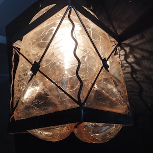 Lanterna esterna vintage realizzata a mano con lampada a sospensione in metallo con gabbia in vetro a bolle
