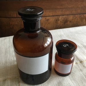 Set 2 pcs   Czechoslovakia 12 / 5000 Vintage Glass Apothecary Lab Bottles Pharmacy Medical Bottles unused