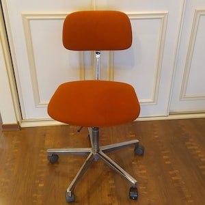 Añada 1970. Silla giratoria sueca silla de oficina taburete Kinnarps Buen estado. Patas de aluminio.