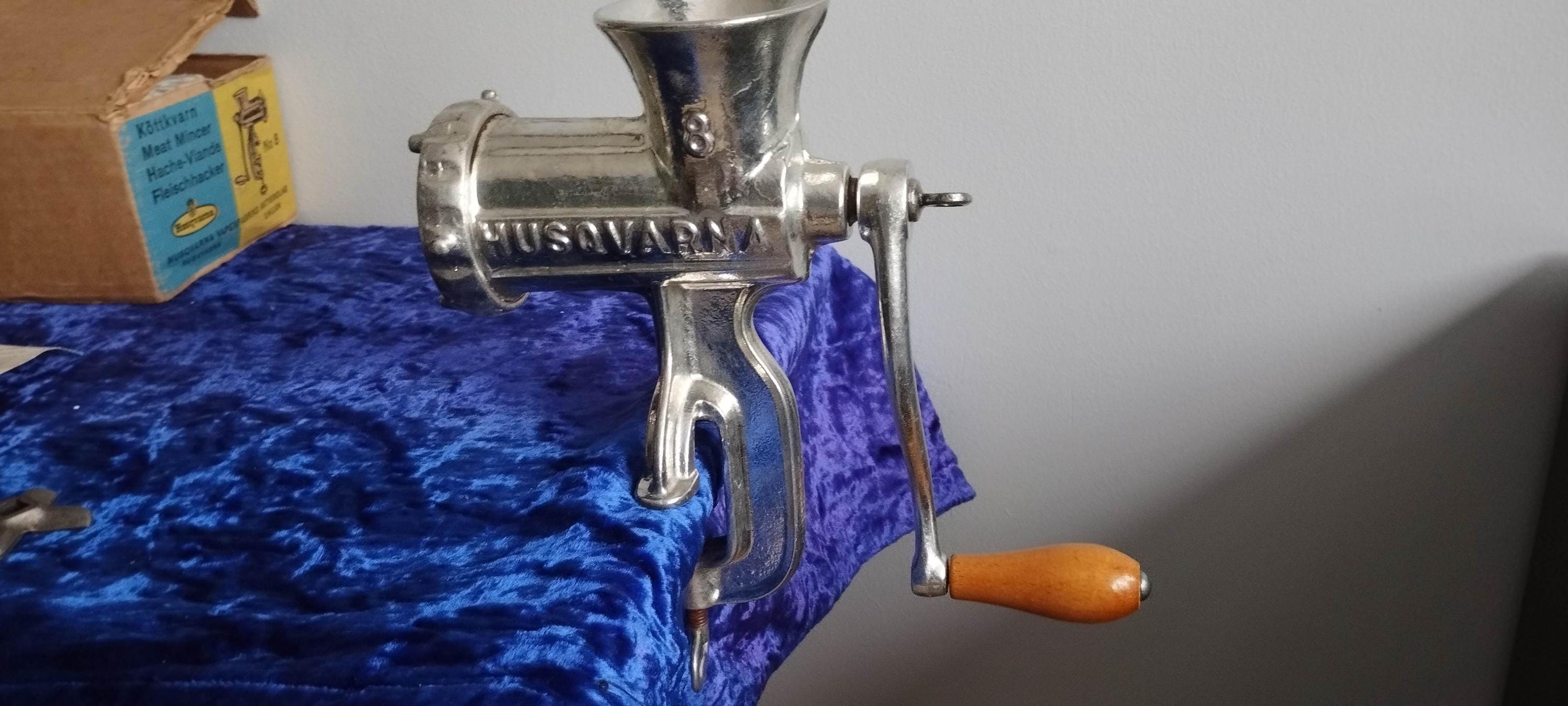 最終日セール！HUSQVARNA 手動ミンサー ビンテージ　スウェーデン製 週末限定セール！HUSQVARNA 手動ミンサー ビンテージ スウェーデン製