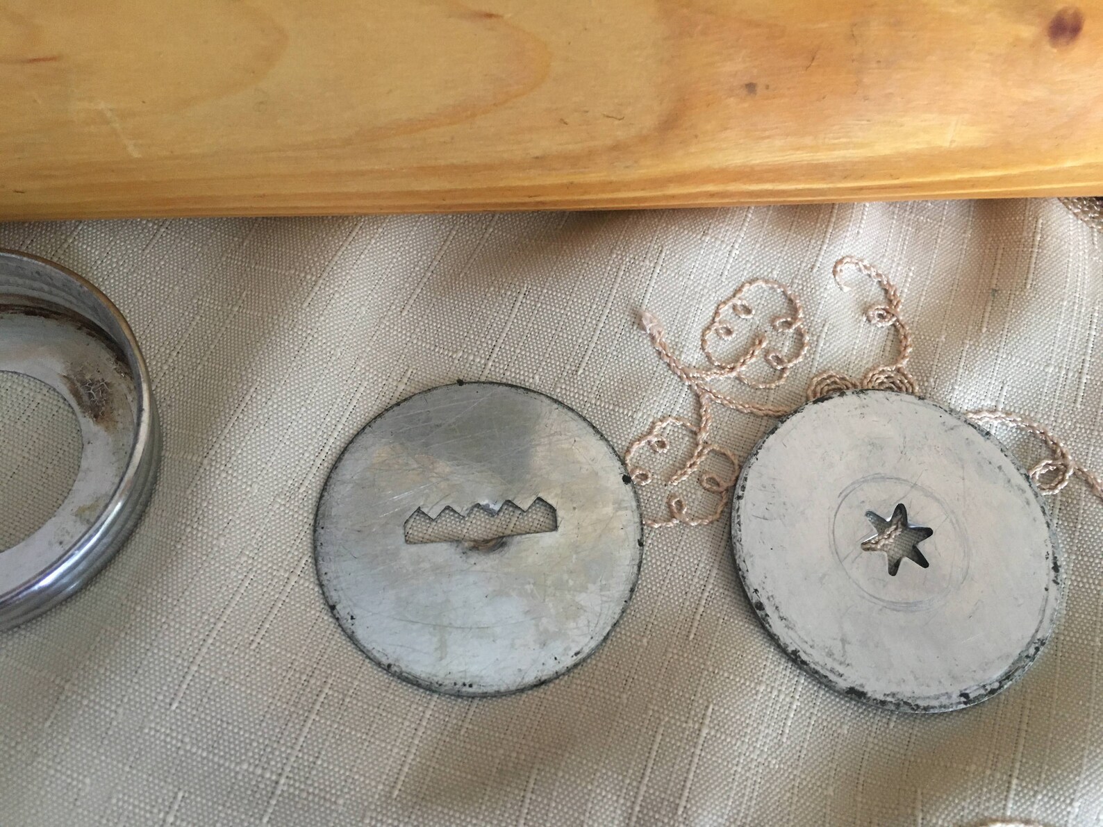 Antique wooden cookie press Clearance