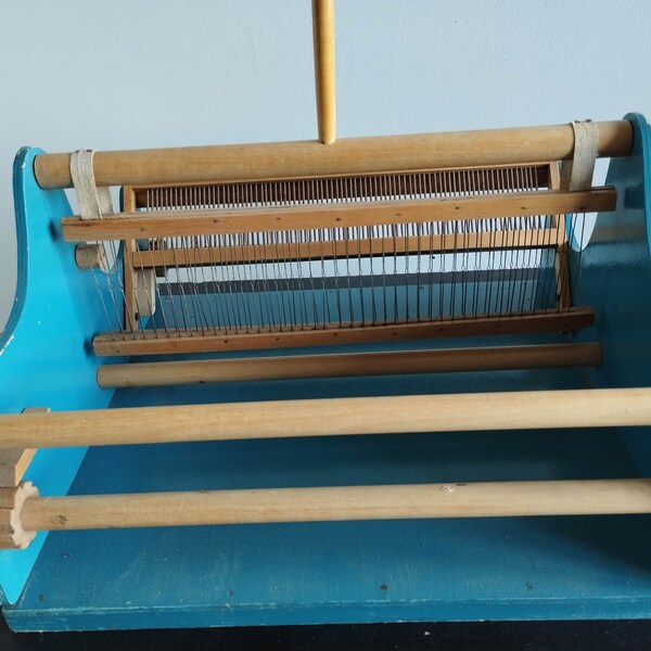 Vintage 1970s. Wooden Estonian Tabletop Weaving Loom  in working condition