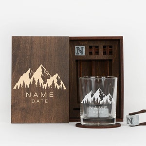Personalized Mountain Whiskey Glasses Set in wood box, Birthday Gift, Mountain Gift, Gift for Him, Man, Bourbon Glass Set, Valentine&#39;s Day