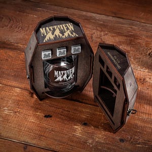 Mountain Groomsmen Gifts, Personalized Whiskey Glass in Wooden Barrel, Groomsman Proposal, Best Man Gift