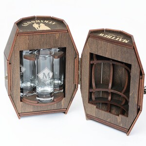 Groomsmen Gifts Personalized Shot Glasses Set in Wooden Barrel, Groomsman Proposal, Best Man, Father of the Bride Gift