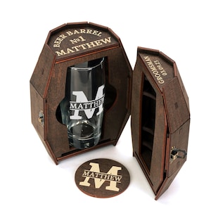 Groomsmen Gifts, Personalized Beer Glass Set in Wooden Barrel, Groomsman Proposal, Best Man Gift