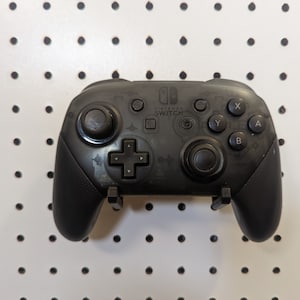 Nintendo Switch Pro Controller Display Holder for Standard Pegboard