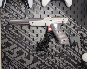 NES Zapper Display Mount for Ikea Pegboard