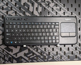 Keyboard Display Mounts for IKEA Pegboards