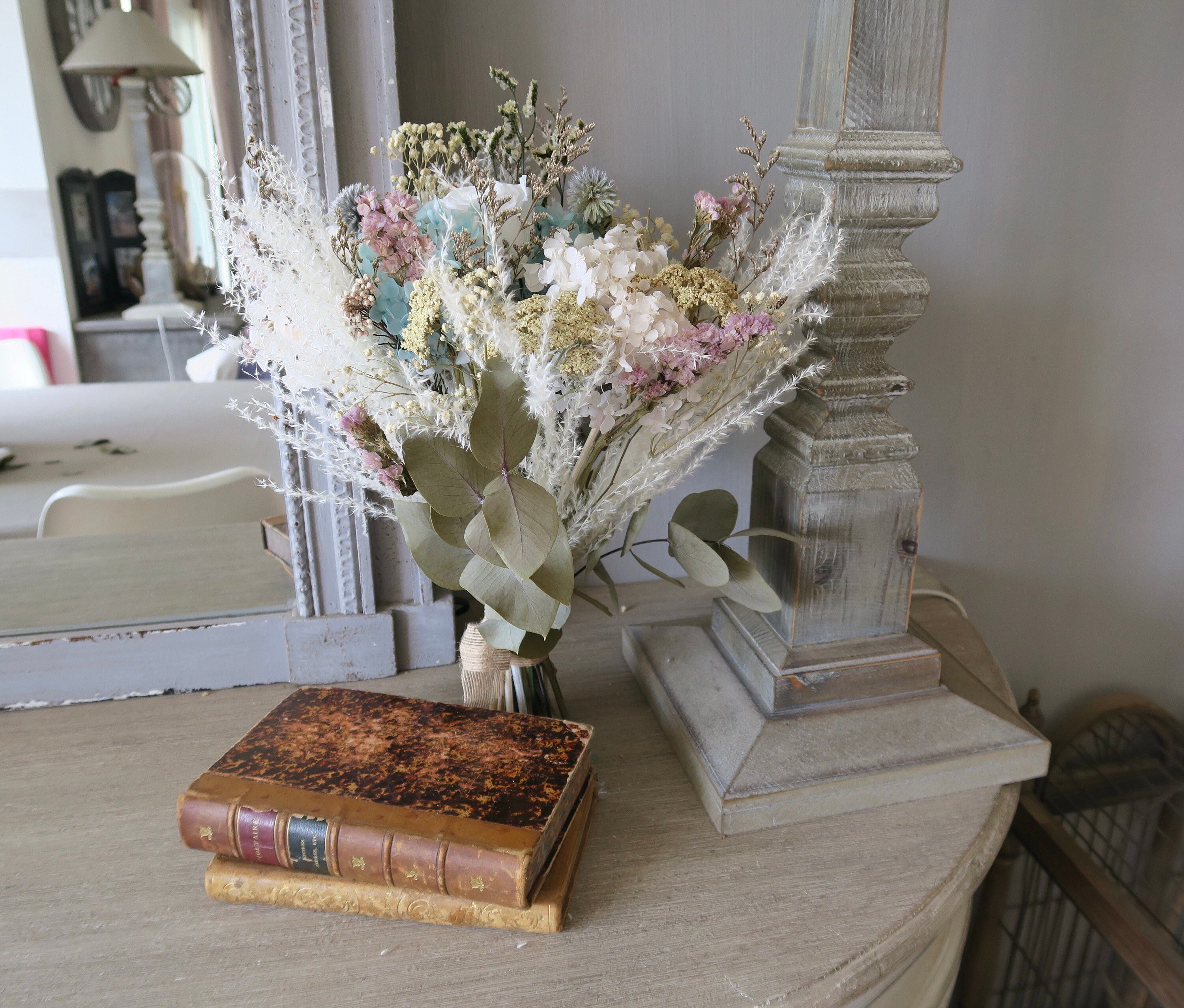 Bouquet Décoration Fleurs Séchées Eva Rose Stabilisée, Eucalyptus, Hortensias