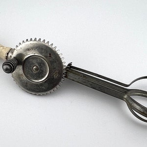 Antique Vintage A&J 1923 Hand Mixer Egg Beater White Wood Handle