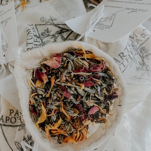 Postpartum Bath Tea: Herbal Soak for New Moms - Lavender & Rose