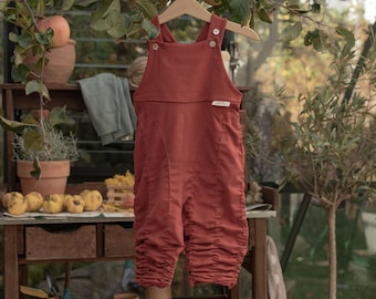 Baby Mitwachs Overall | rost rot | besonderes Geschenk zur Geburt | Tencel | tragbar 0 - 18 Monate | Babykleidung