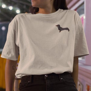 Dachshund Dog Tee, Dachshund Shirt, Wiener Dog Mom, Dog Shirt, Weenie Dog, Doxie Shirt, Dachshund Gift, Dachshund Mom Shirt