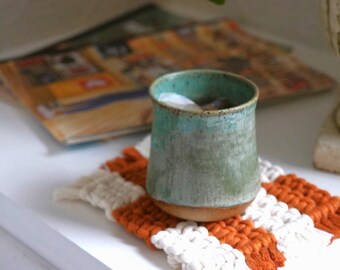 Makramee Schachbrett Untersetzer | Makramee Untersetzer | Makramee Wohnkultur | Boho Wohndekor | Retro Wohnkultur | Schachbrett Muster