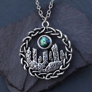 Standing Stones Pendant Necklace with Charm | Outlander | Scotland | Scottish | Gift Idea for Birthday, Christmas, Anniversary | Sasseanch