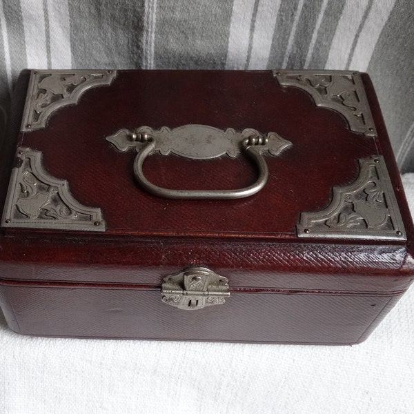Sewing box/Antique sewing box/Leather covered box/Tufted claret silk lined box/Jewellery box/French sewing notions box/Antique jewel box