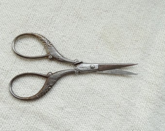 Antique embroidery scissors/Curved tip scissors/Sewing scissors/Decorative steel scissors/Ambidextrous scissors/Dressmaking notions