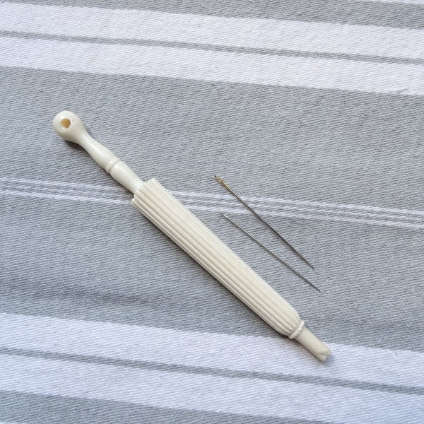 Bone parasol needle case/Antique bone umbrella shaped etui/French carved bone needle holder/Collectible sewing artifact/Novelty needle case